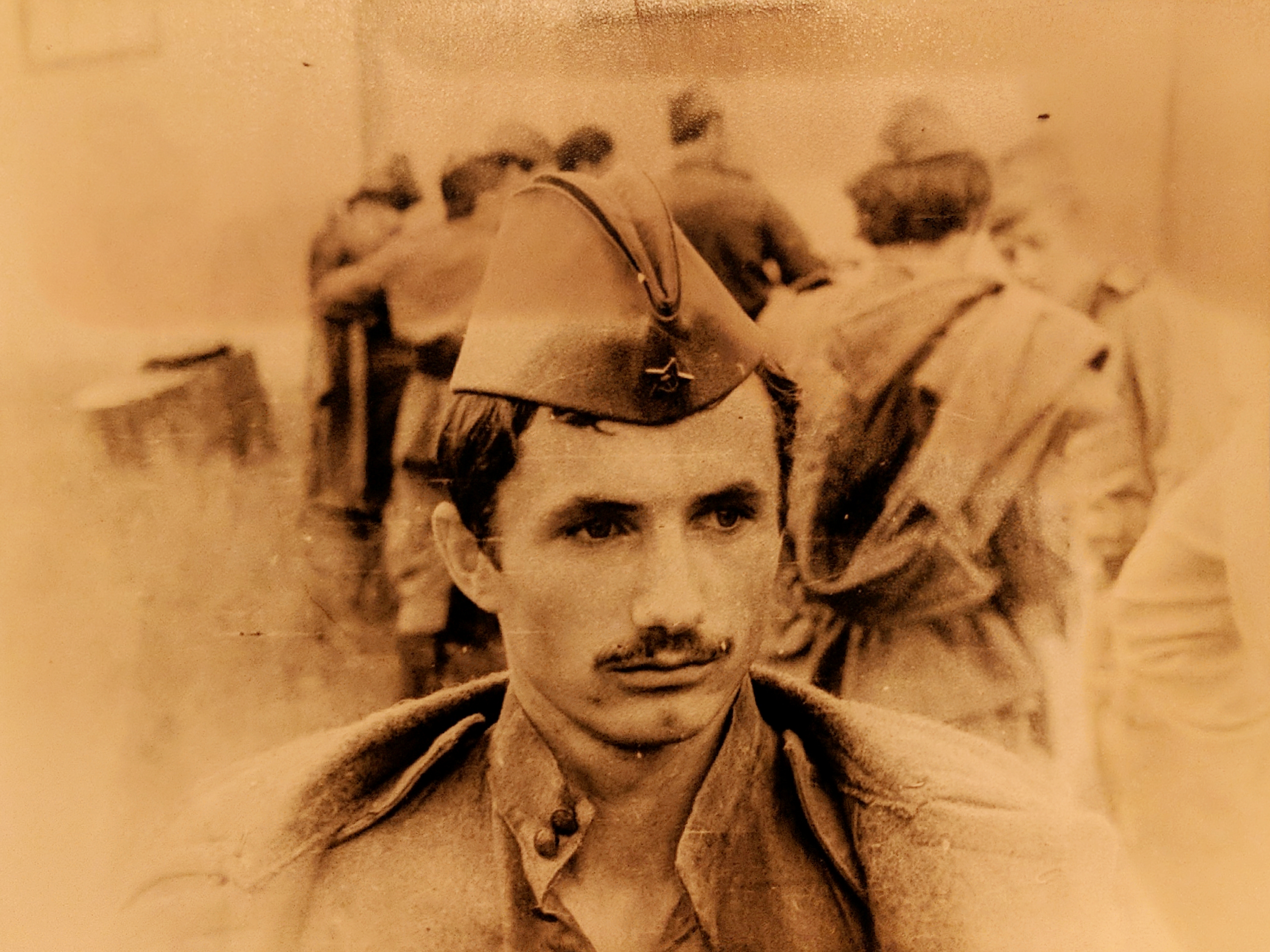 Хоч фуражка була стильна, пілотка – стильніша!